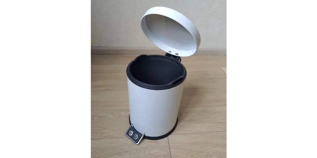 Automatic trash bin — photo 3 of 4